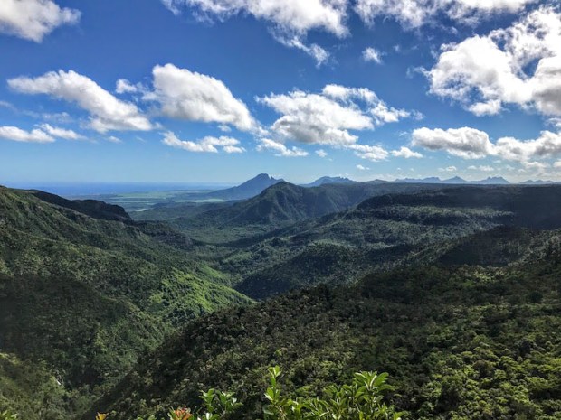 Mauritius i jego przyroda są orzyjazne gdy się je odkrywa z szacunkiem. Nie znasz trasy? Zapytaj służbę w parku lub posłuż się planem jaki dostaniesz przy wejściu.